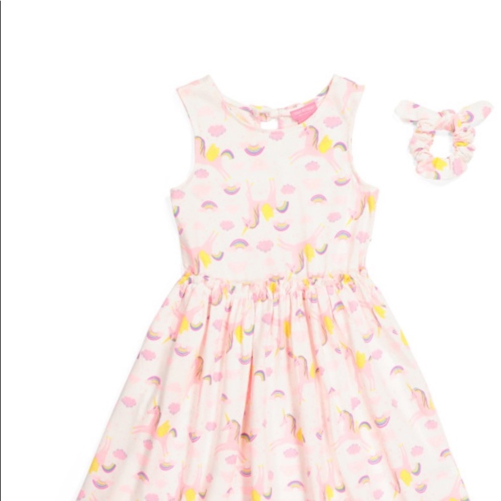 👧🏽 Girls size 5 unicorn dress with Scrunchie